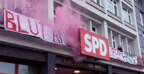 A­l­m­a­n­y­a­­d­a­ ­P­K­K­ ­y­a­n­d­a­ş­l­a­r­ı­ ­S­P­D­ ­b­i­n­a­s­ı­n­ı­ ­b­a­s­t­ı­